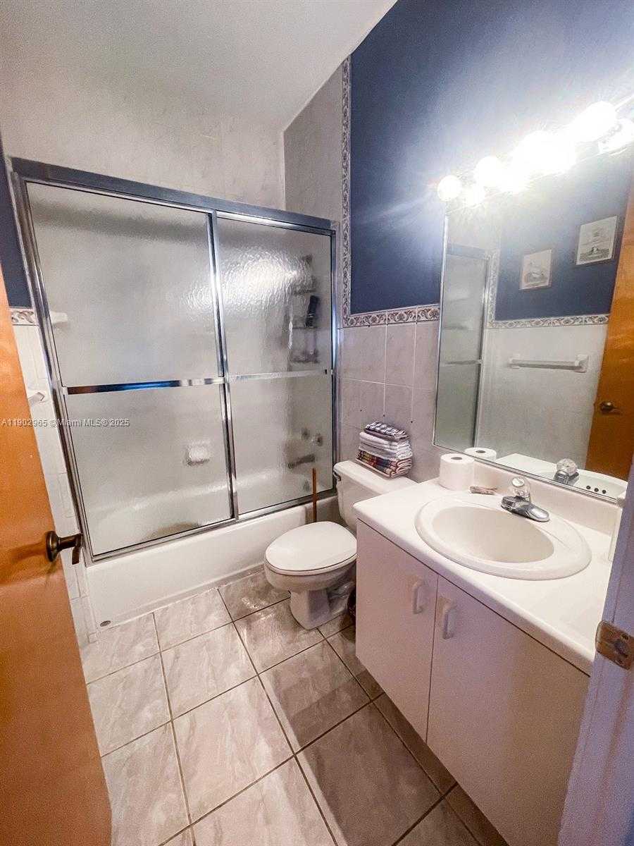 Small Image of 9008 COLLINS AVE #402, Surfside Number 37