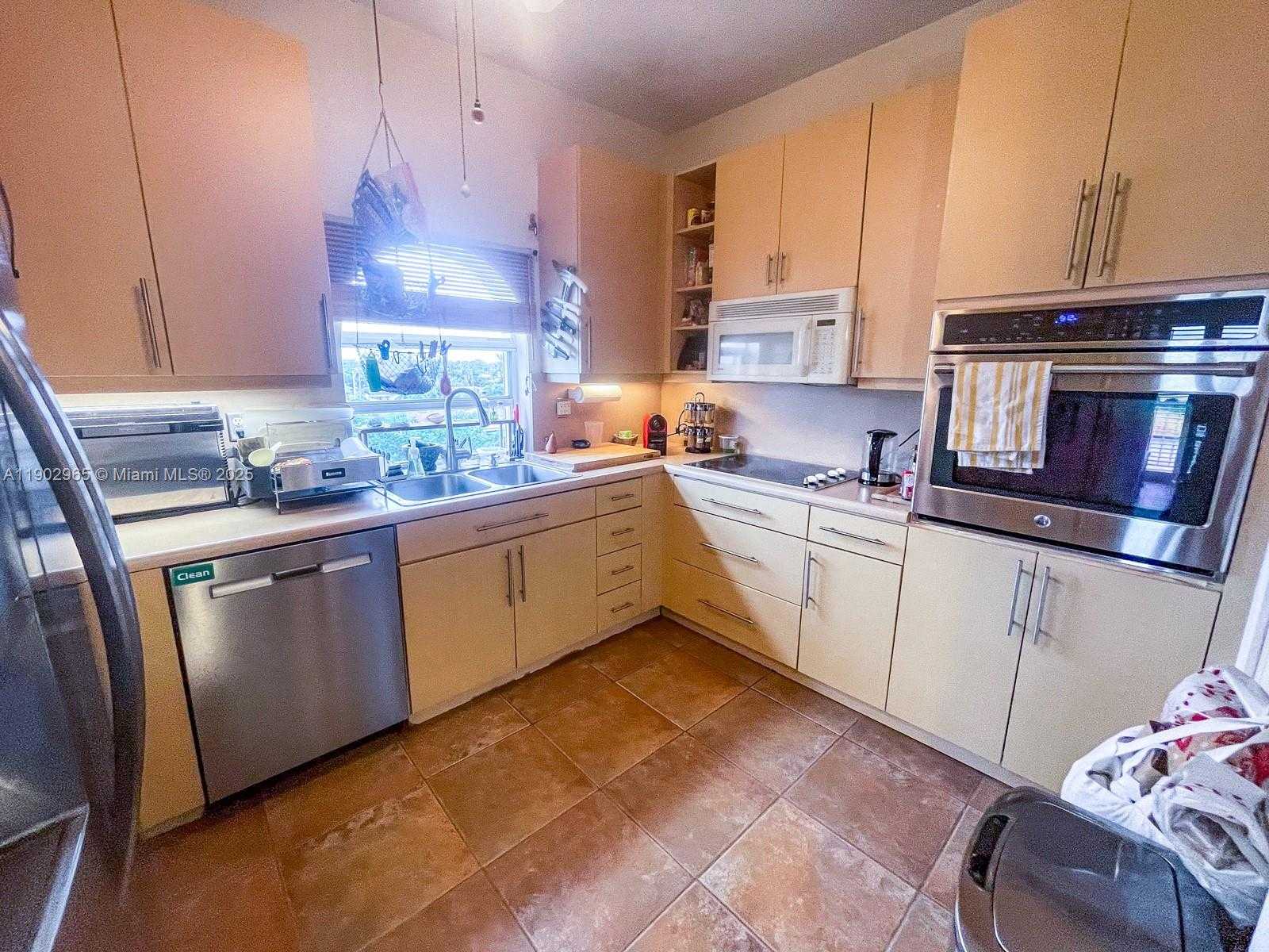 Small Image of 9008 COLLINS AVE #402, Surfside Number 48