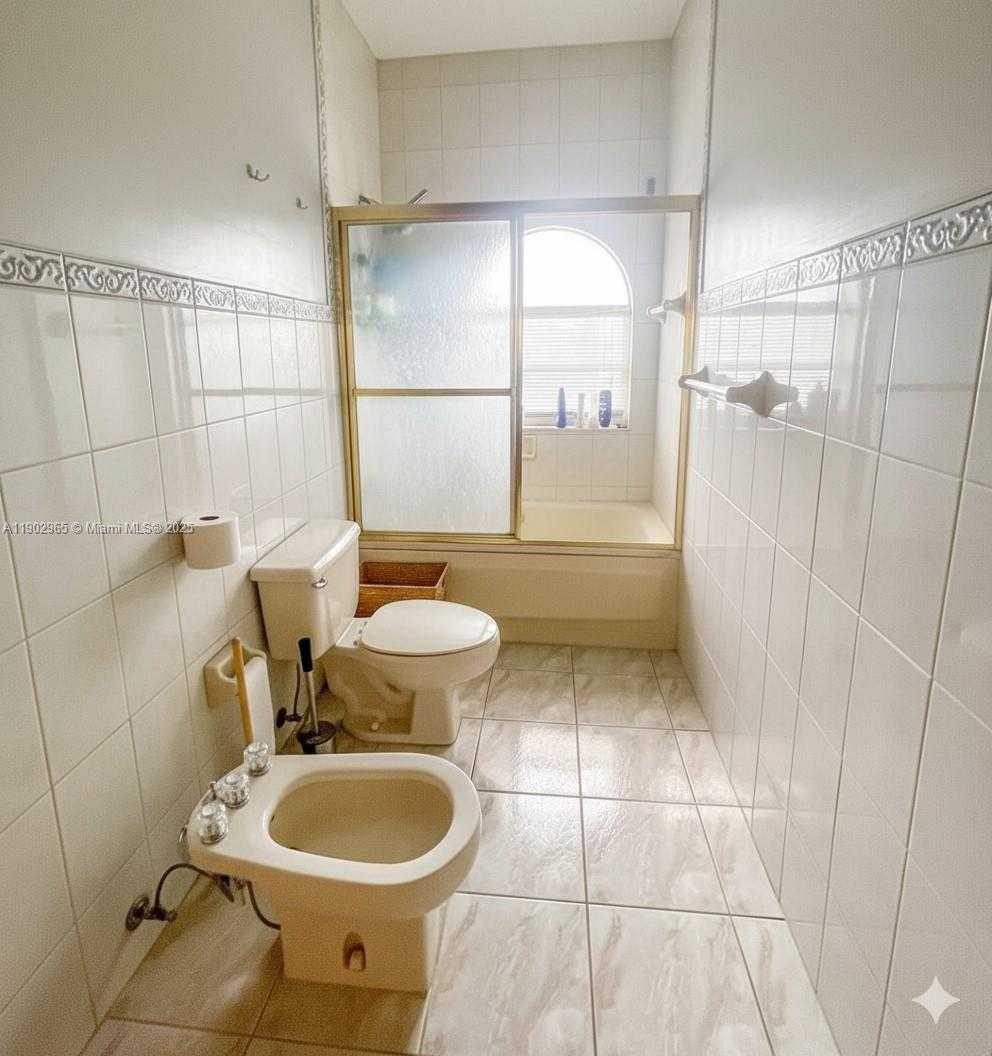 Small Image of 9008 COLLINS AVE #402, Surfside Number 58