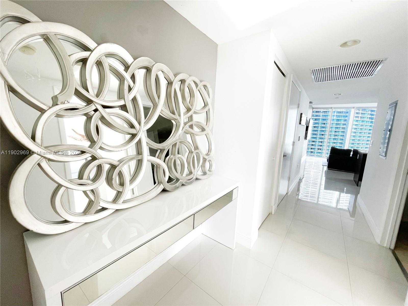 Imagen de Pequeño Objeto