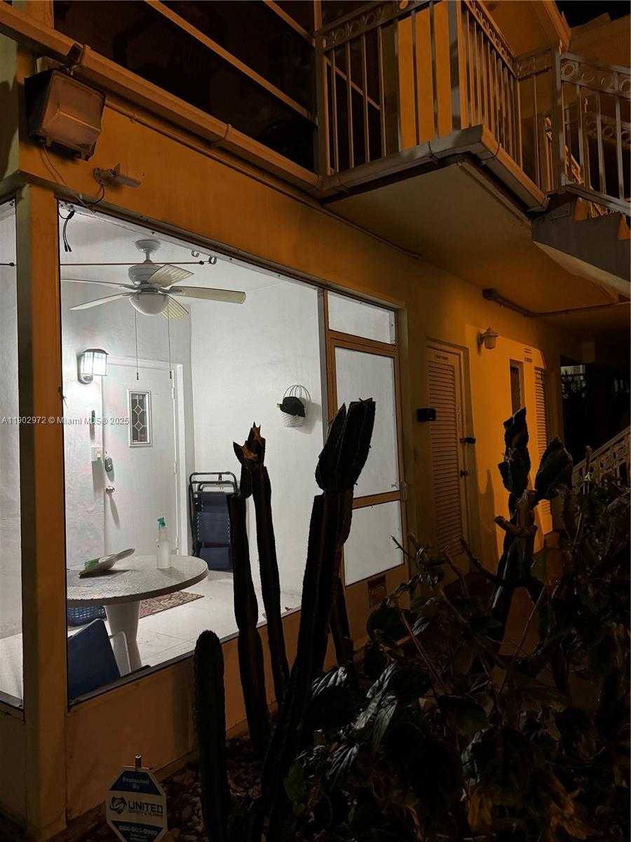 Small Image of 1501 ARTHUR ST #1, Hollywood Number 19