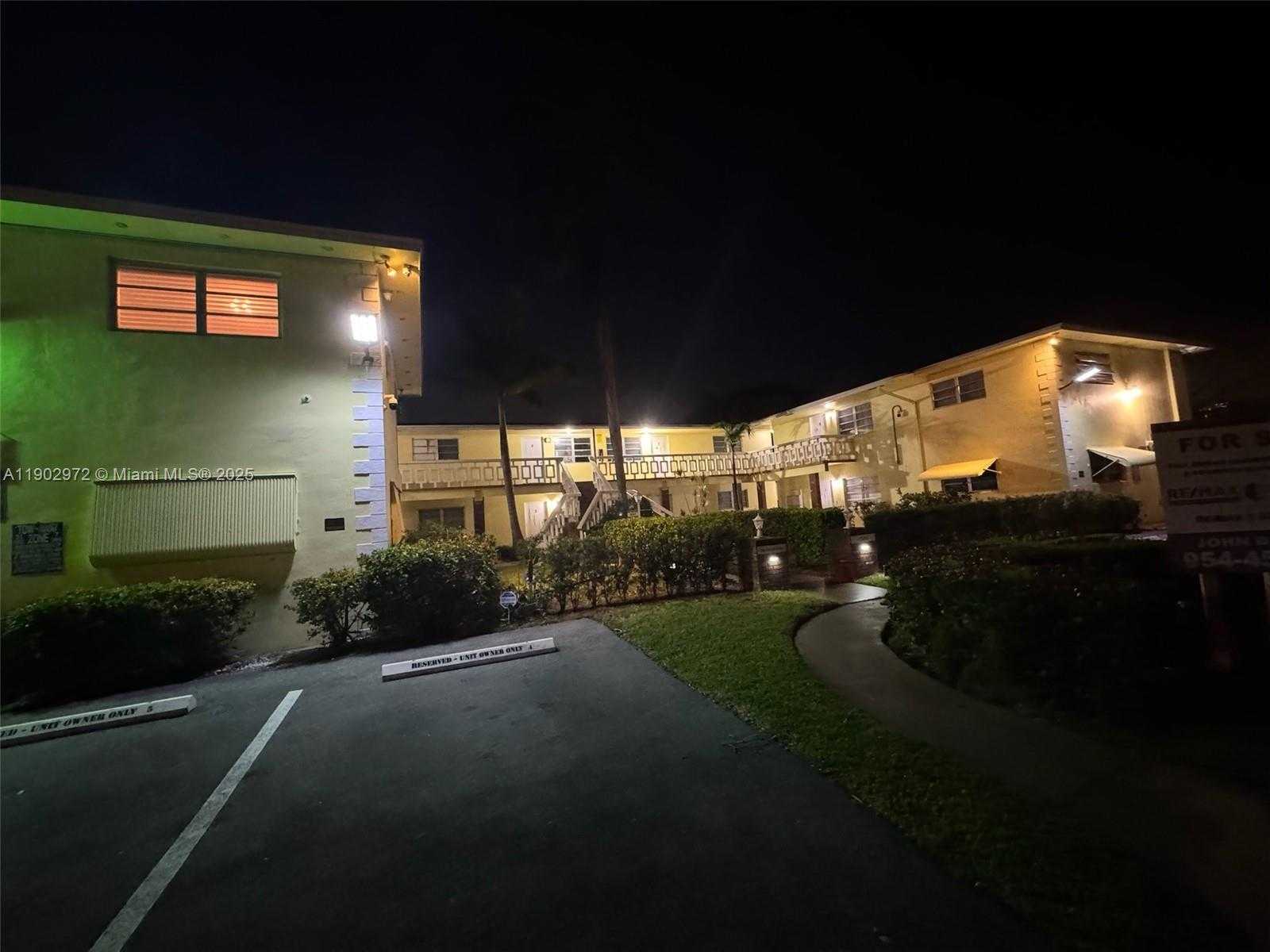 Small Image of 1501 ARTHUR ST #1, Hollywood Number 56