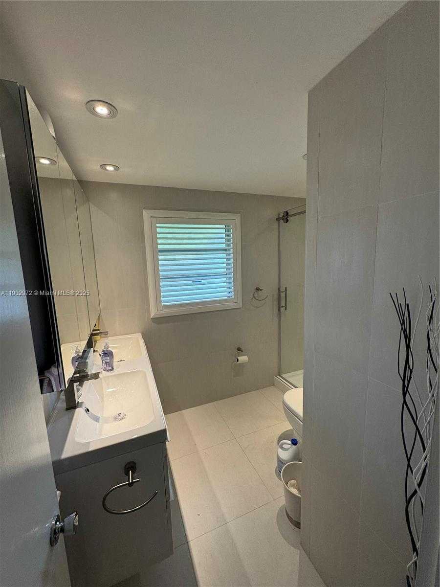 Small Image of 1501 ARTHUR ST #1, Hollywood Number 65