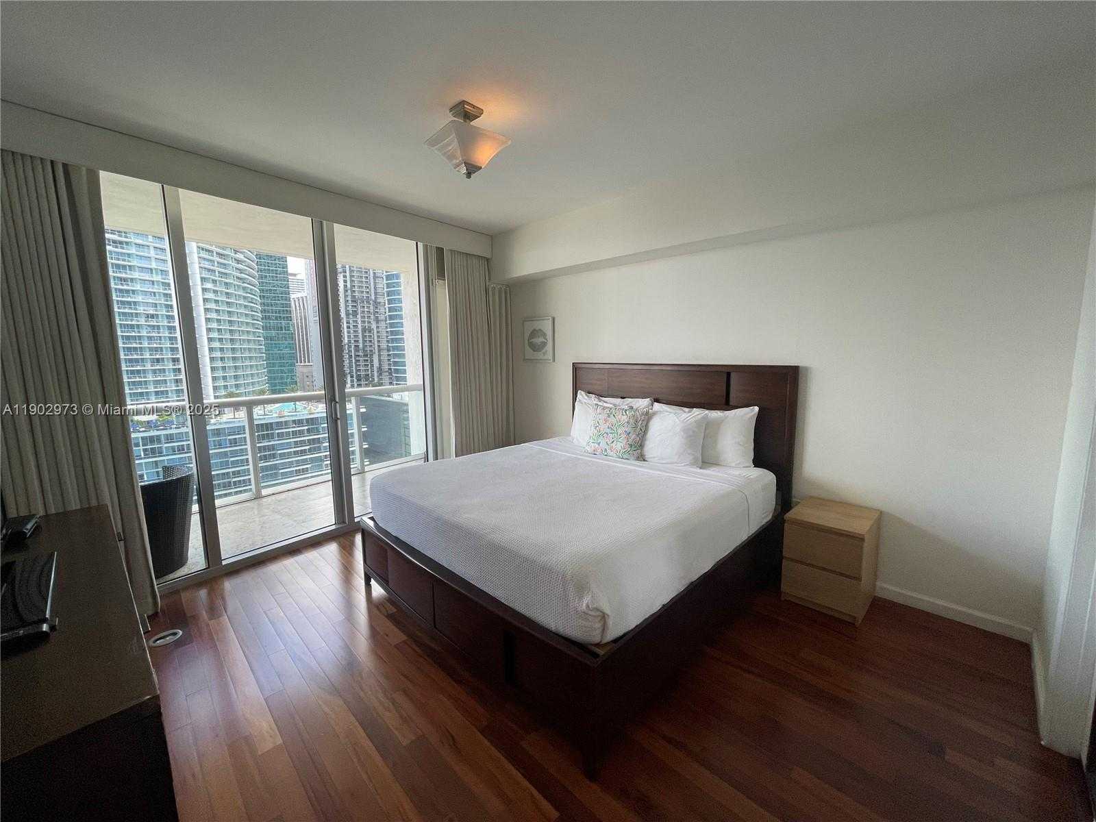 Imagen de Pequeño Objeto