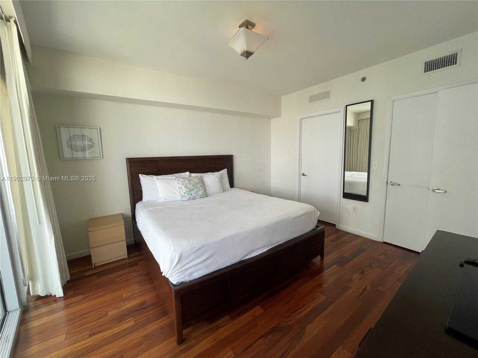 Imagen de Pequeño Objeto