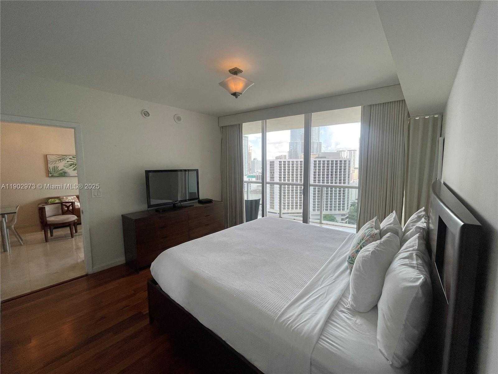 Imagen de Pequeño Objeto