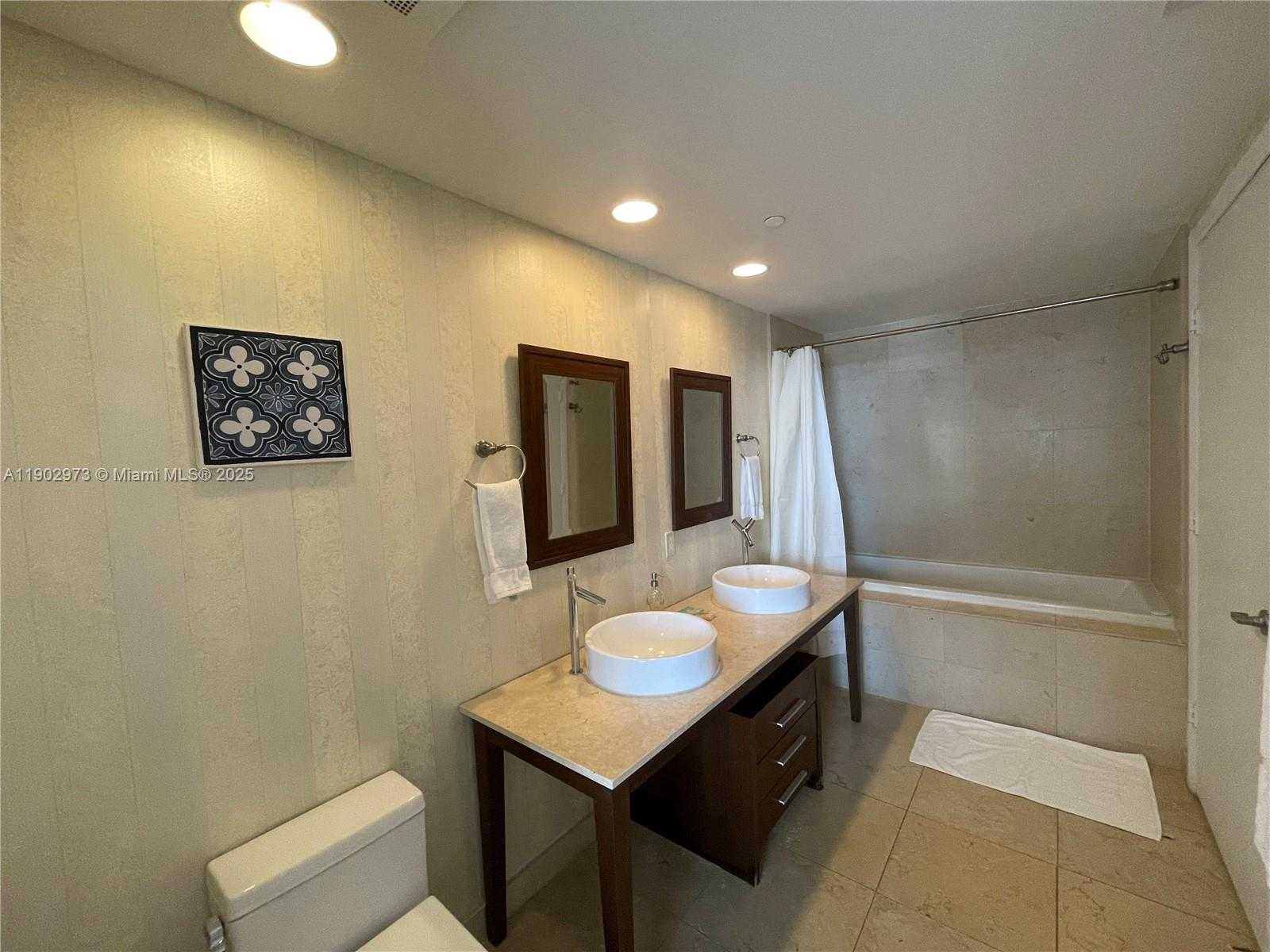 Imagen de Pequeño Objeto