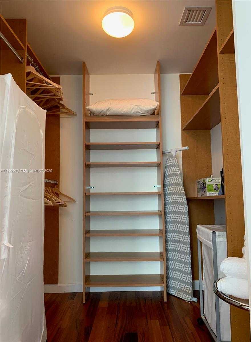 Imagen de Pequeño Objeto