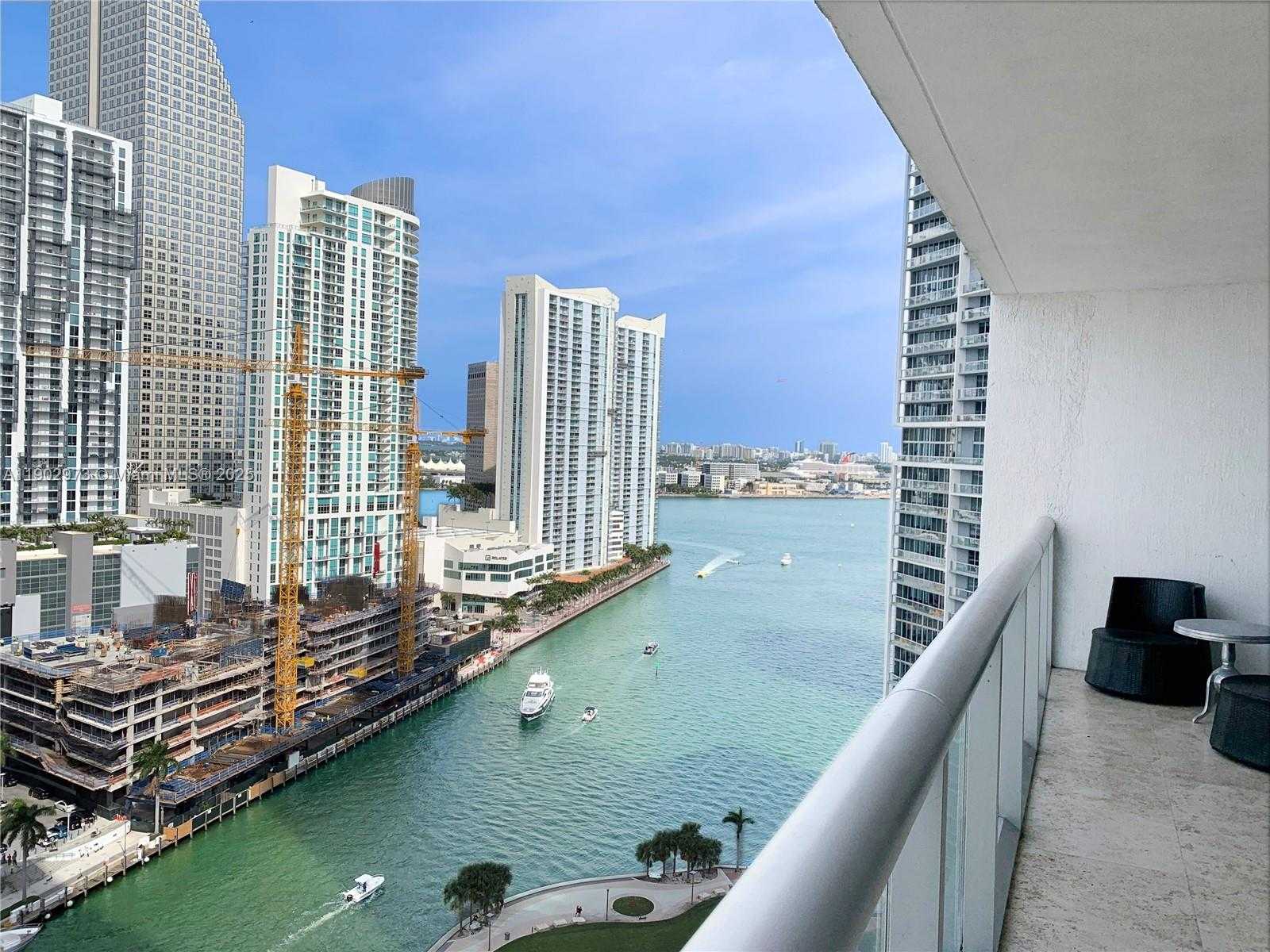 Imagen de Pequeño Objeto