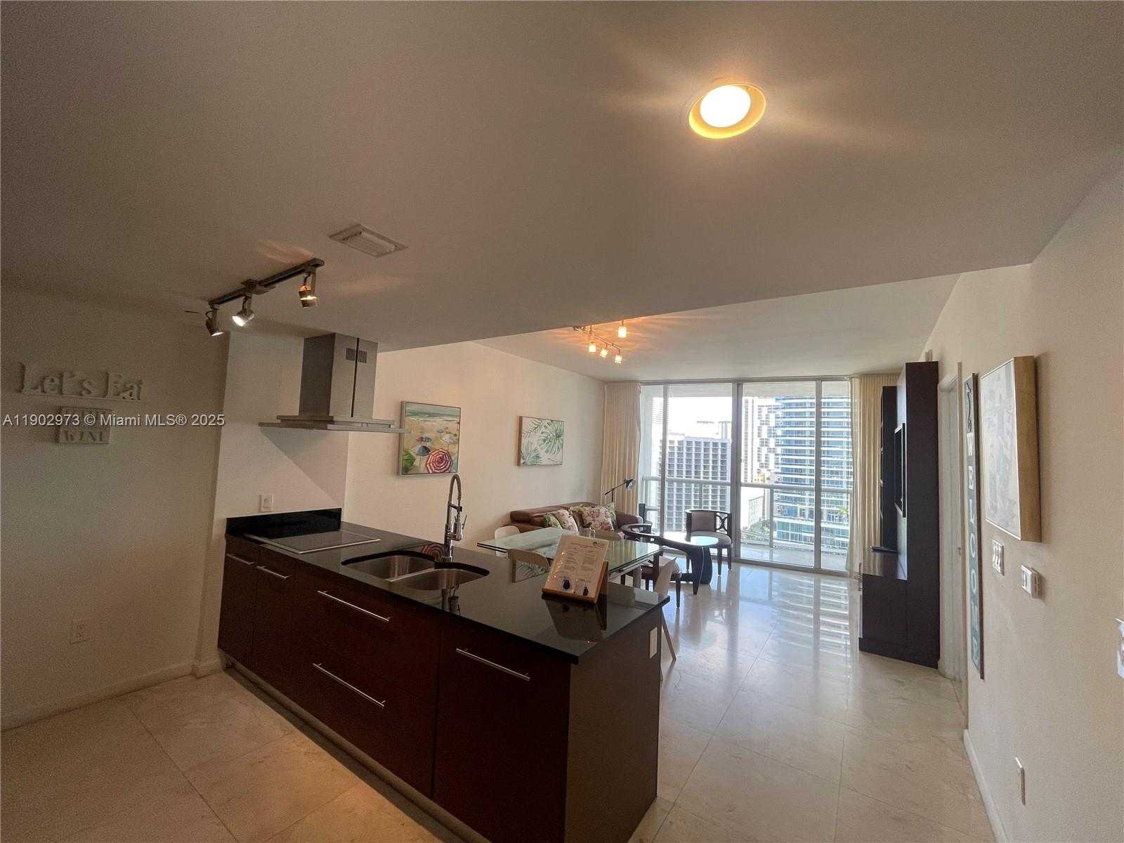 Imagen de Pequeño Objeto