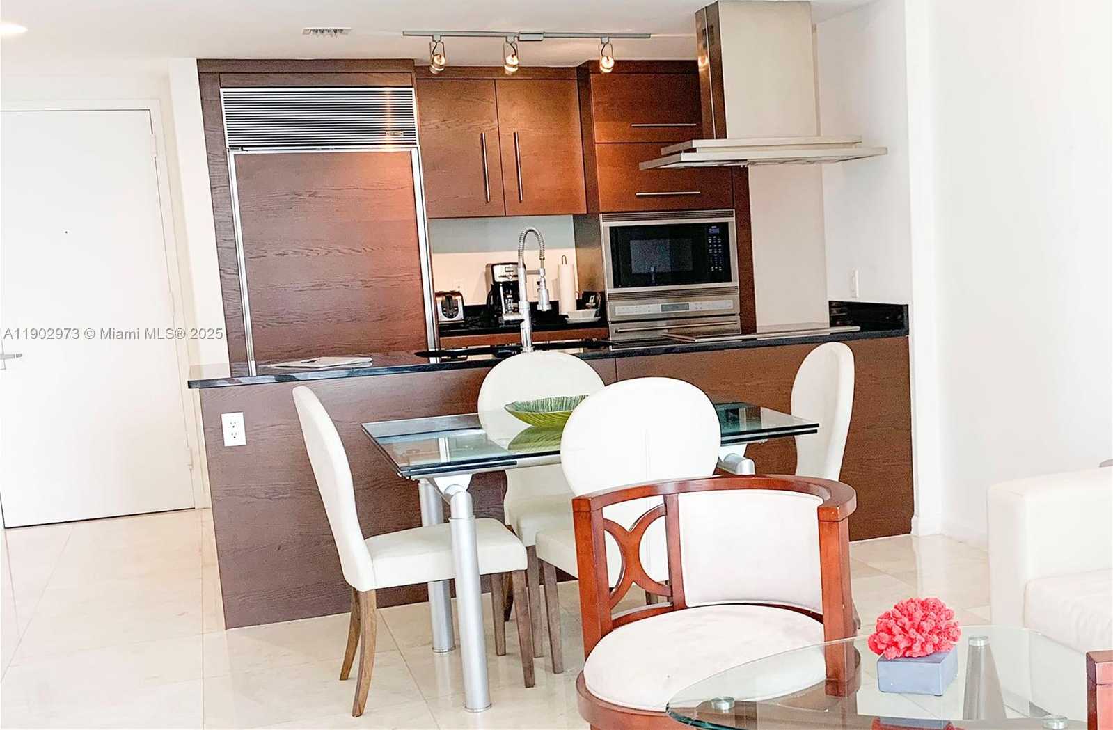 Imagen de Pequeño Objeto