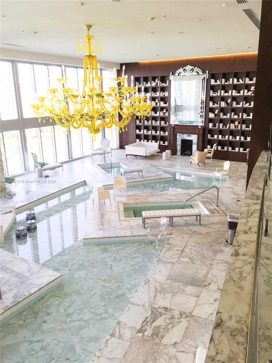 Small Image of Miami Number 12