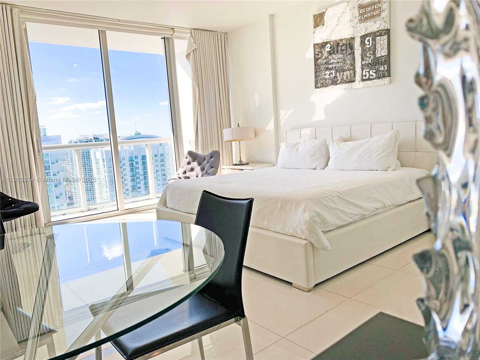 Small Image of Miami Number 5