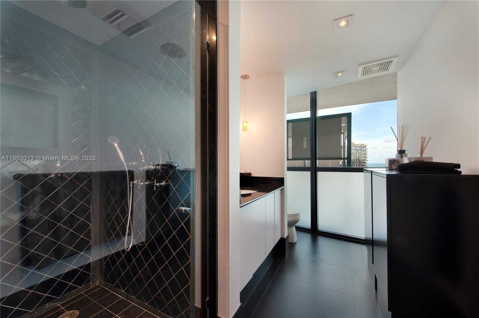 Small Image of 101 20TH ST #1907, Miami Beach Number 12