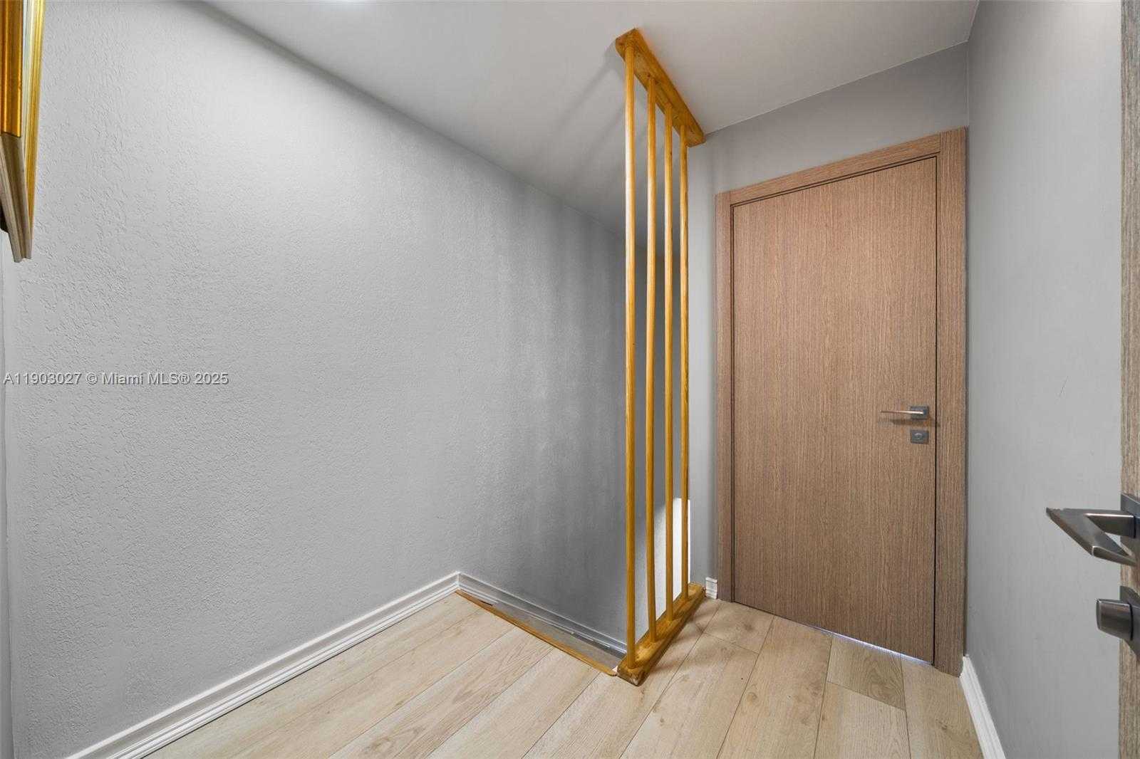 Small Image of 1001 THREE ISLANDS BLVD #29, Hallandale Beach Number 13