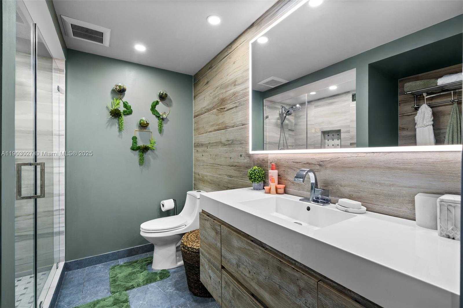 Small Image of 1001 THREE ISLANDS BLVD #29, Hallandale Beach Number 16