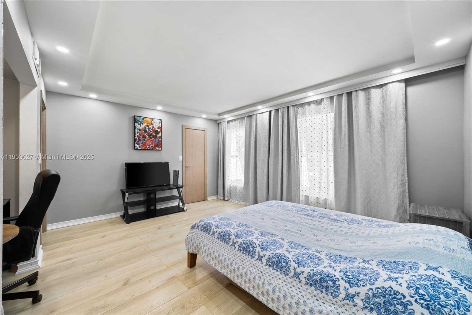 Small Image of 1001 THREE ISLANDS BLVD #29, Hallandale Beach Number 18