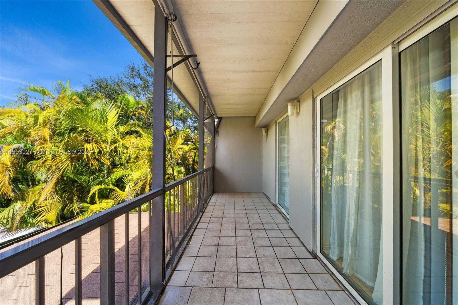 Small Image of 1001 THREE ISLANDS BLVD #29, Hallandale Beach Number 23