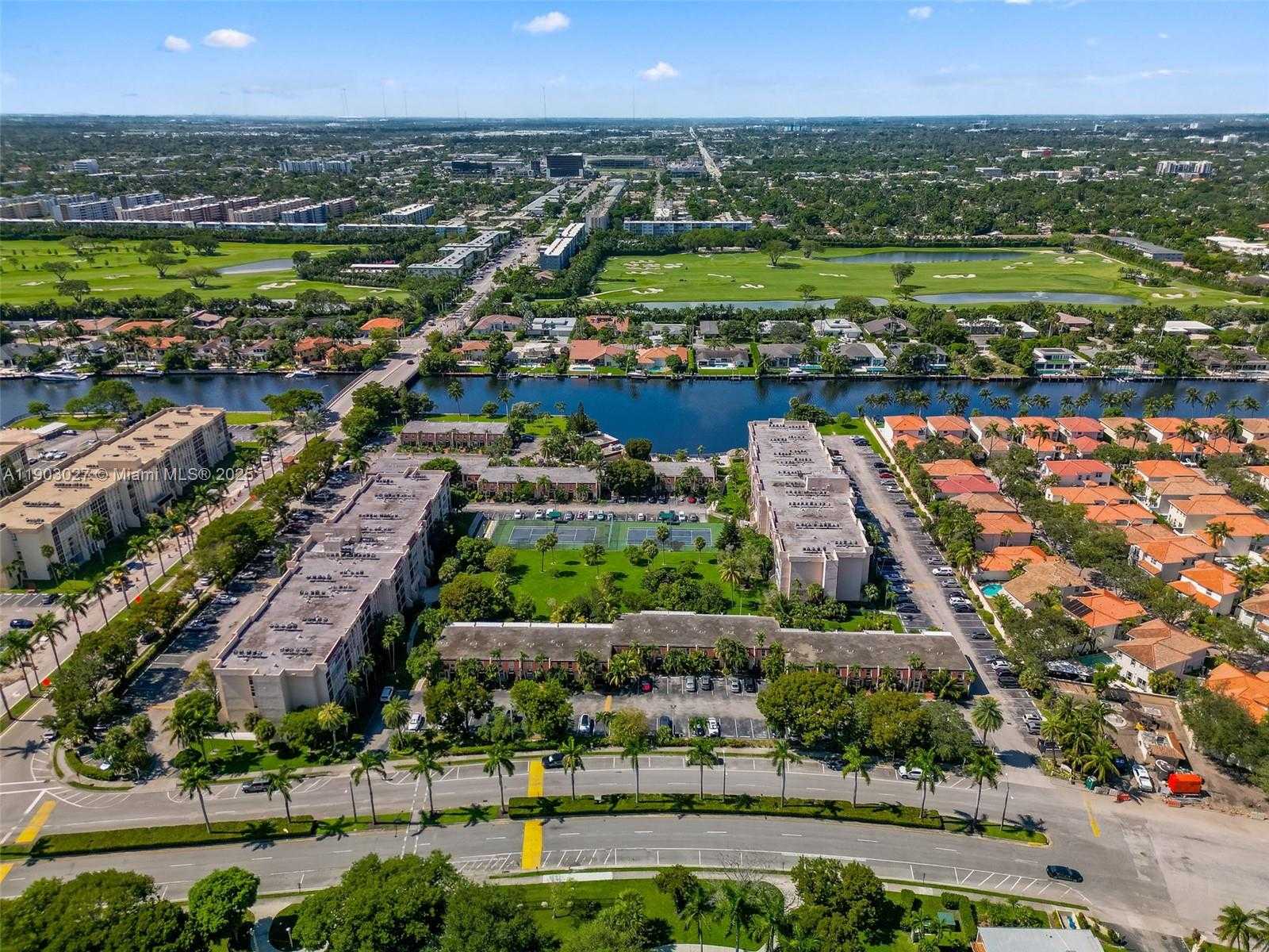 Small Image of 1001 THREE ISLANDS BLVD #29, Hallandale Beach Number 30