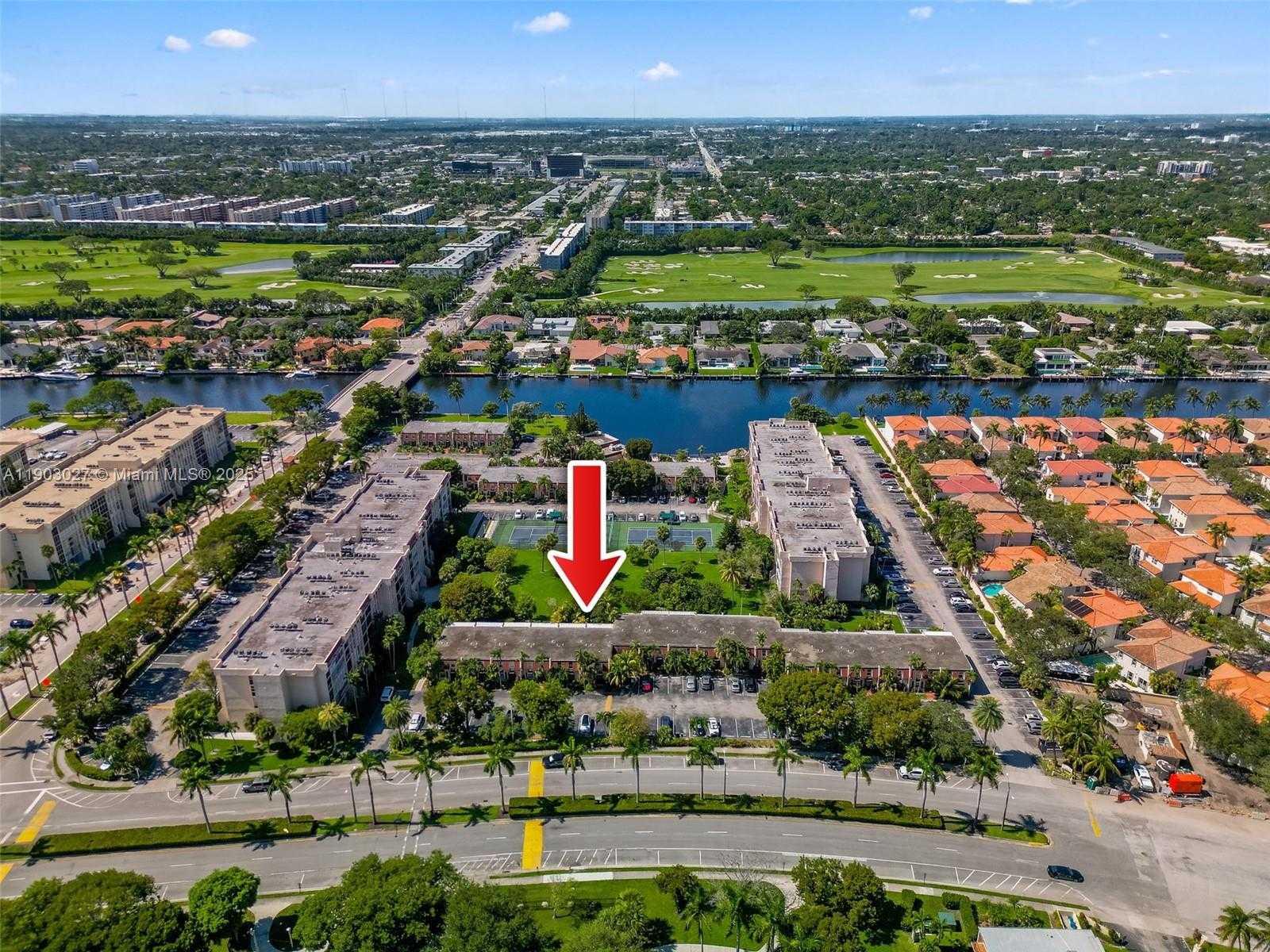 Small Image of 1001 THREE ISLANDS BLVD #29, Hallandale Beach Number 31