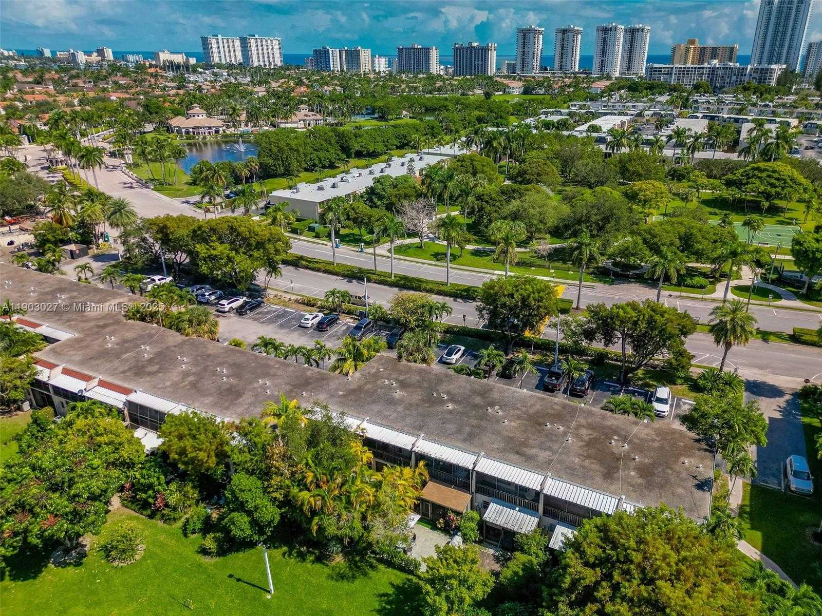 Small Image of 1001 THREE ISLANDS BLVD #29, Hallandale Beach Number 33