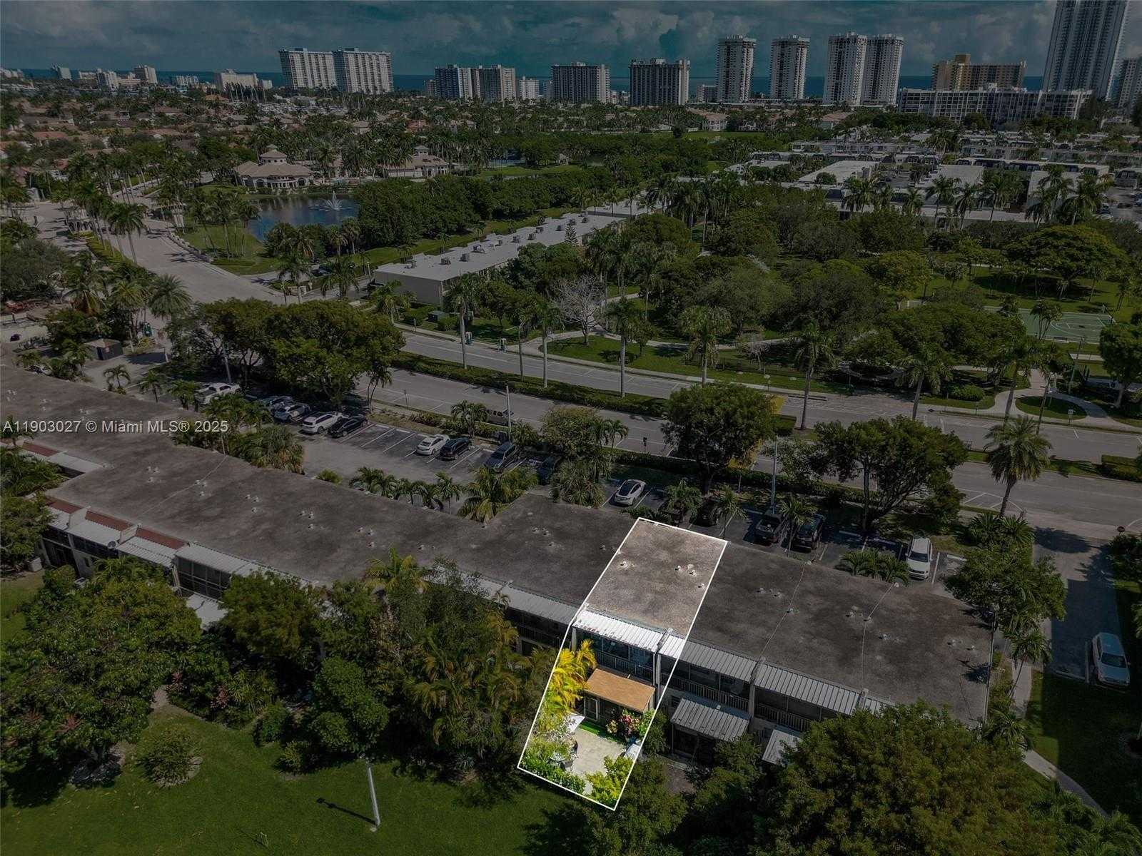 Small Image of 1001 THREE ISLANDS BLVD #29, Hallandale Beach Number 34