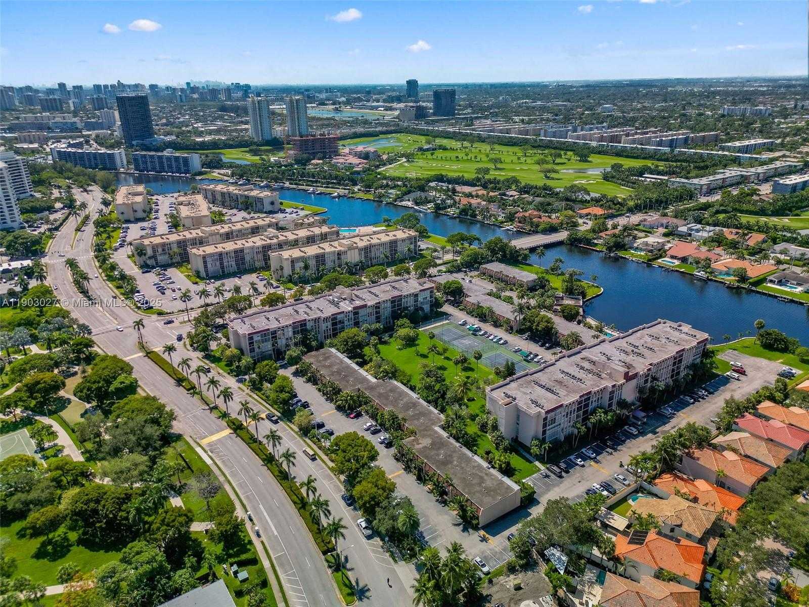 Small Image of 1001 THREE ISLANDS BLVD #29, Hallandale Beach Number 35