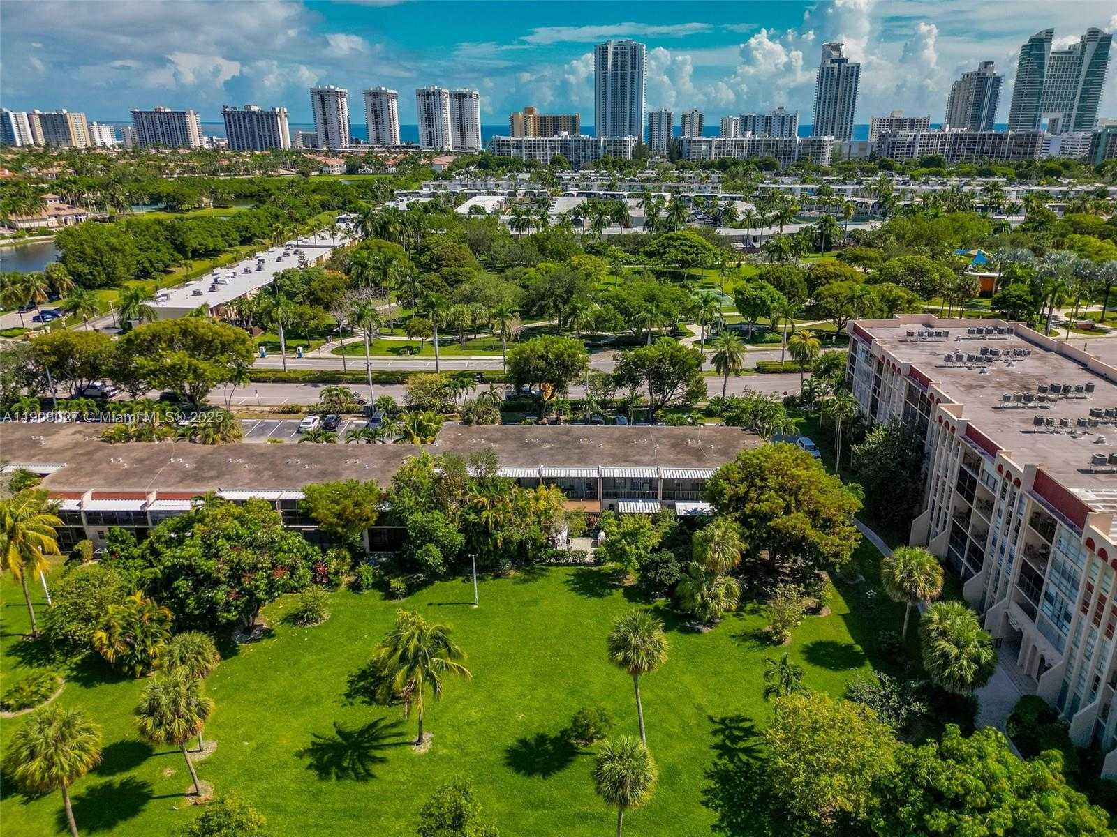 Small Image of 1001 THREE ISLANDS BLVD #29, Hallandale Beach Number 37