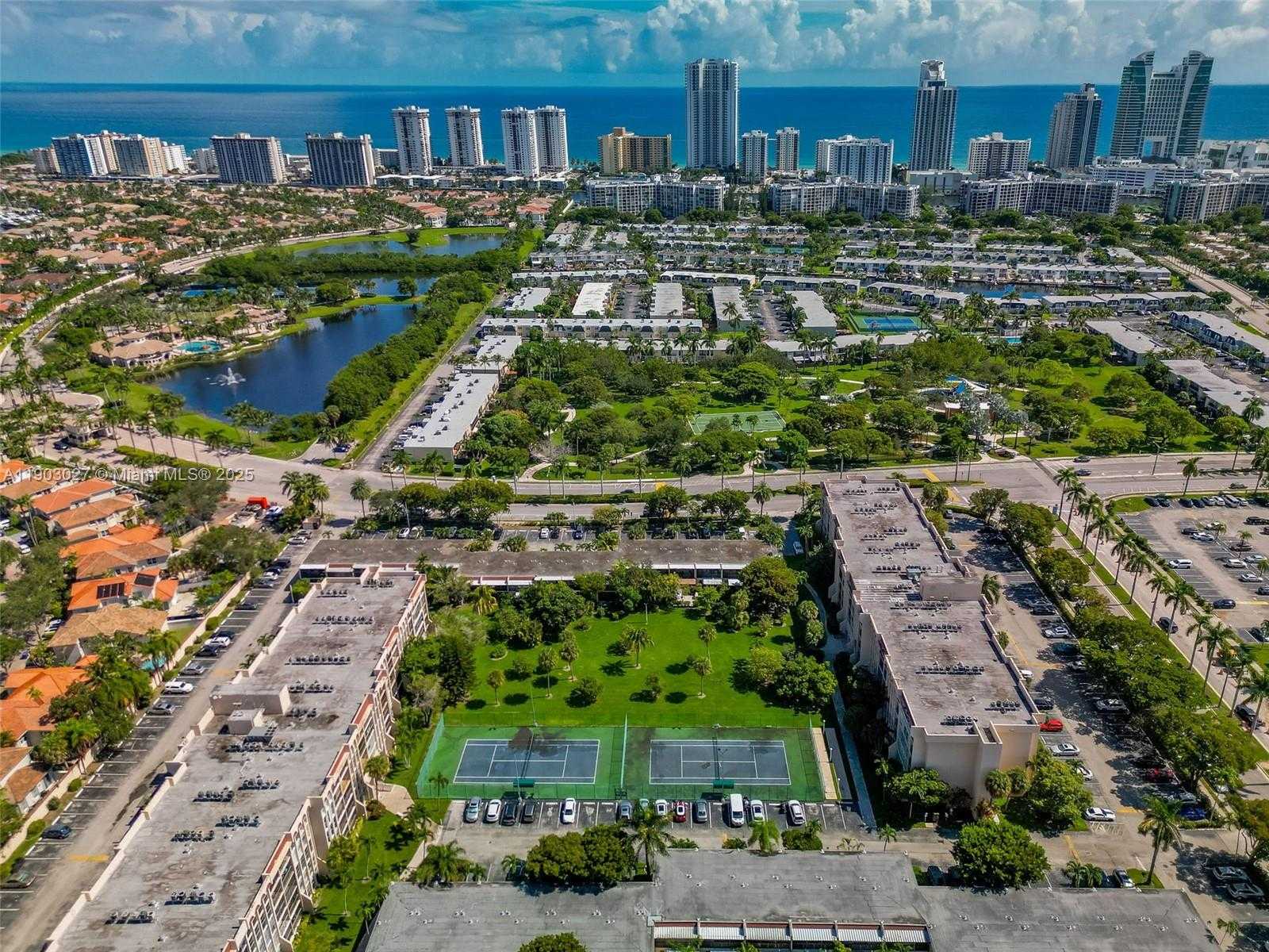 Small Image of 1001 THREE ISLANDS BLVD #29, Hallandale Beach Number 39