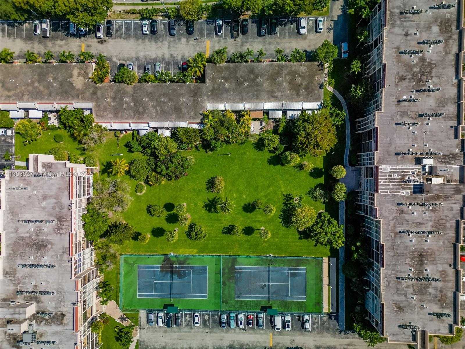 Small Image of 1001 THREE ISLANDS BLVD #29, Hallandale Beach Number 41