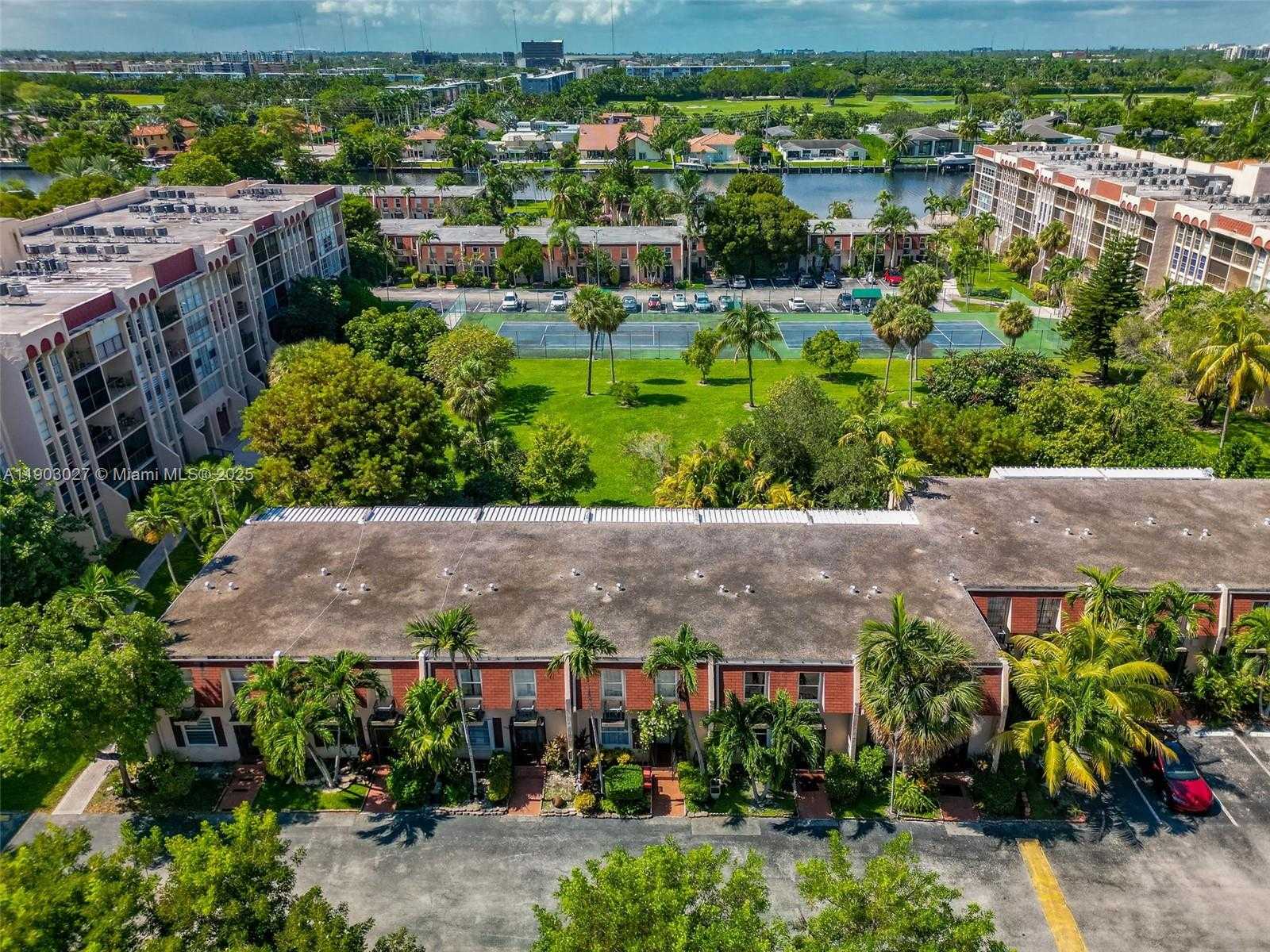 Small Image of 1001 THREE ISLANDS BLVD #29, Hallandale Beach Number 43