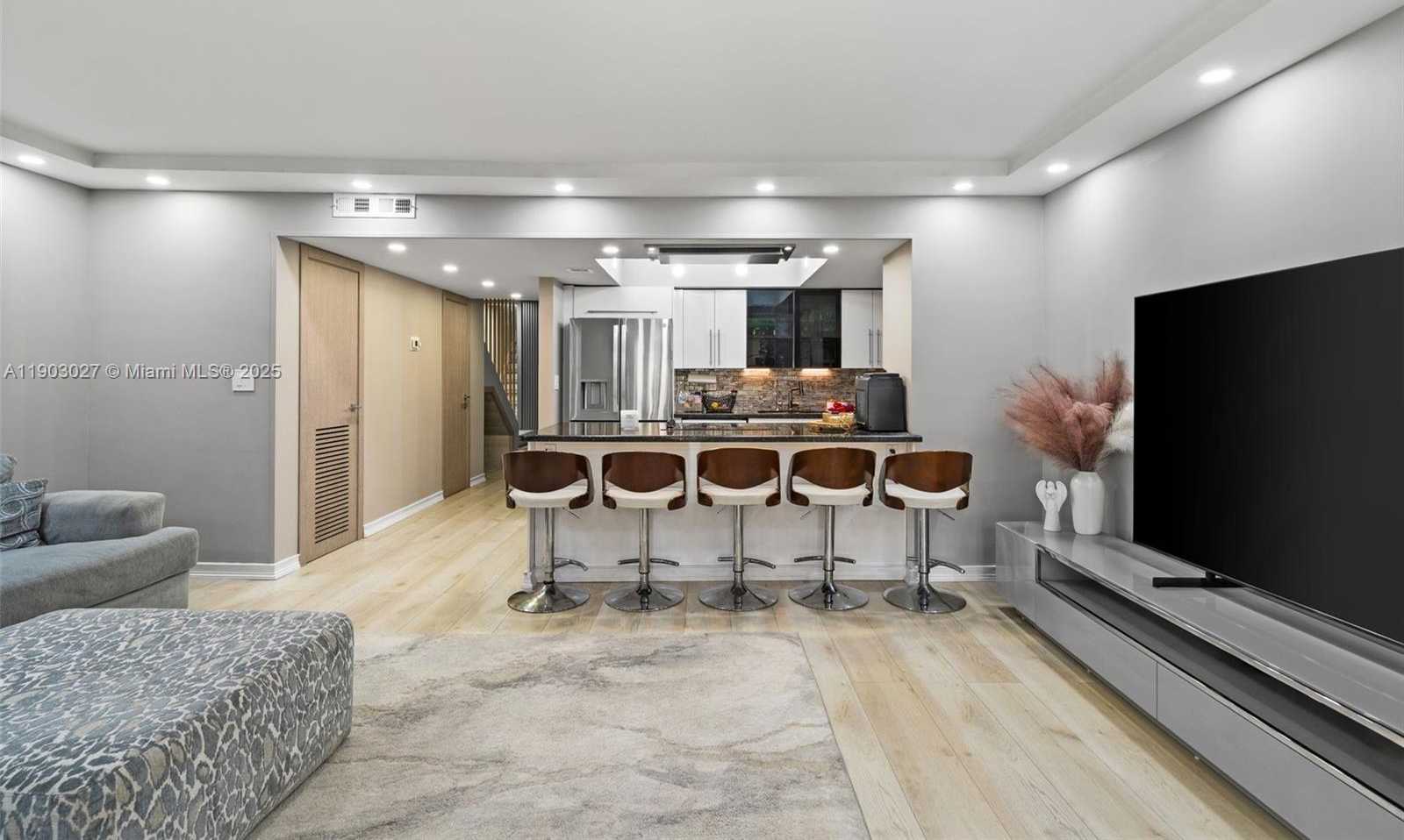 Small Image of 1001 THREE ISLANDS BLVD #29, Hallandale Beach Number 9