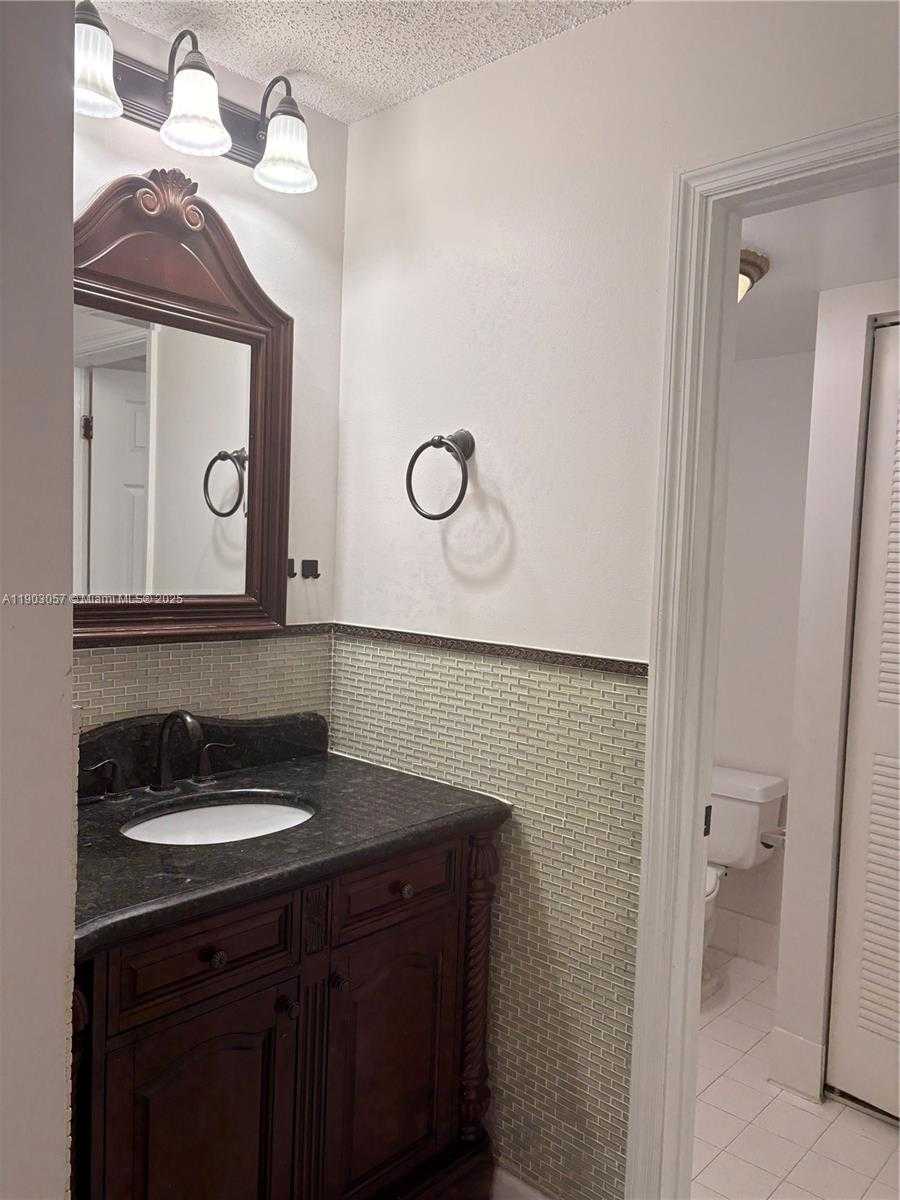 Small Image of 18850 NORTH WEST 57TH AVE #306, Hialeah Number 11