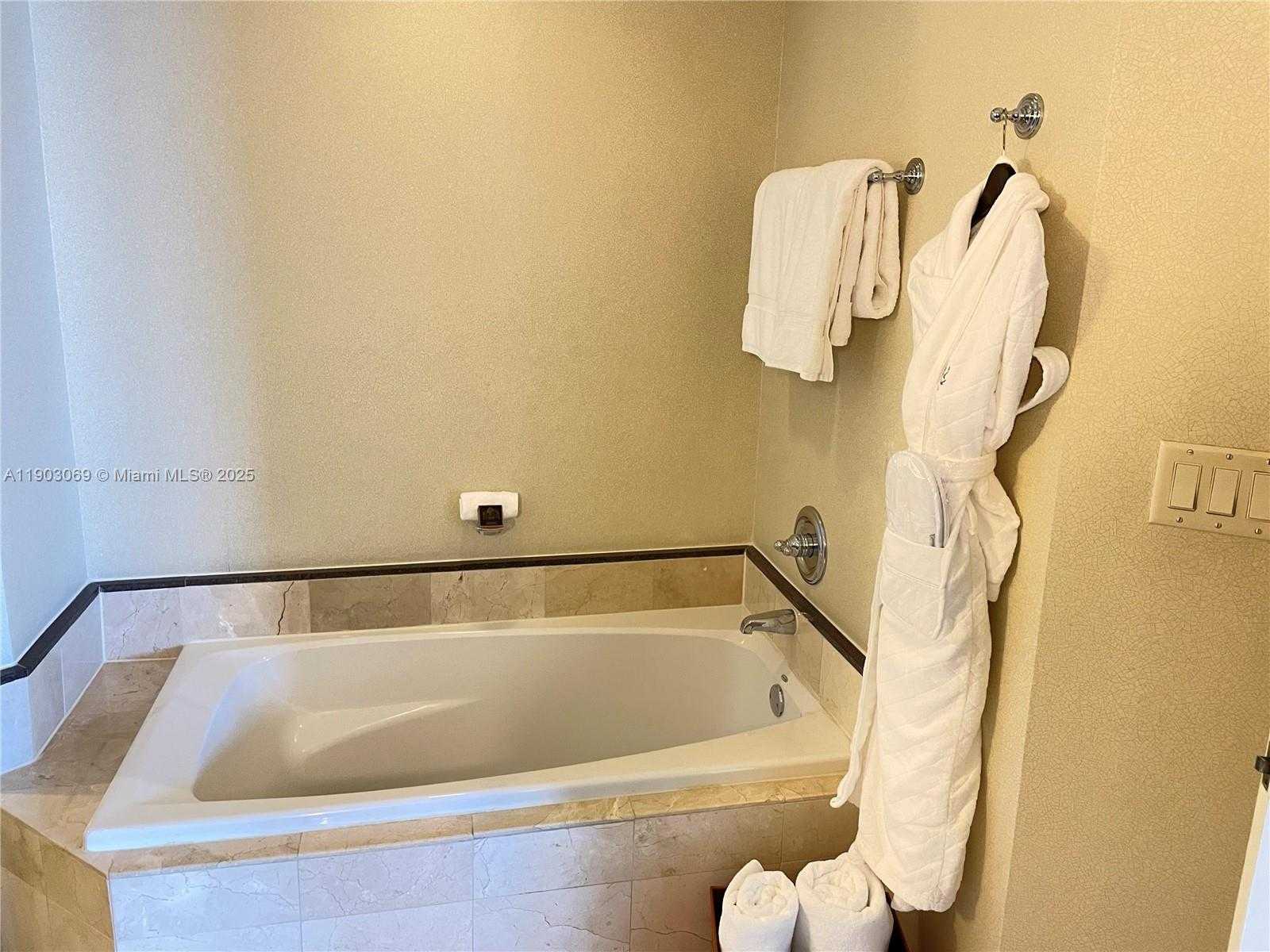 Small Image of 18001 COLLINS AVE #2204, Sunny Isles Beach Number 12