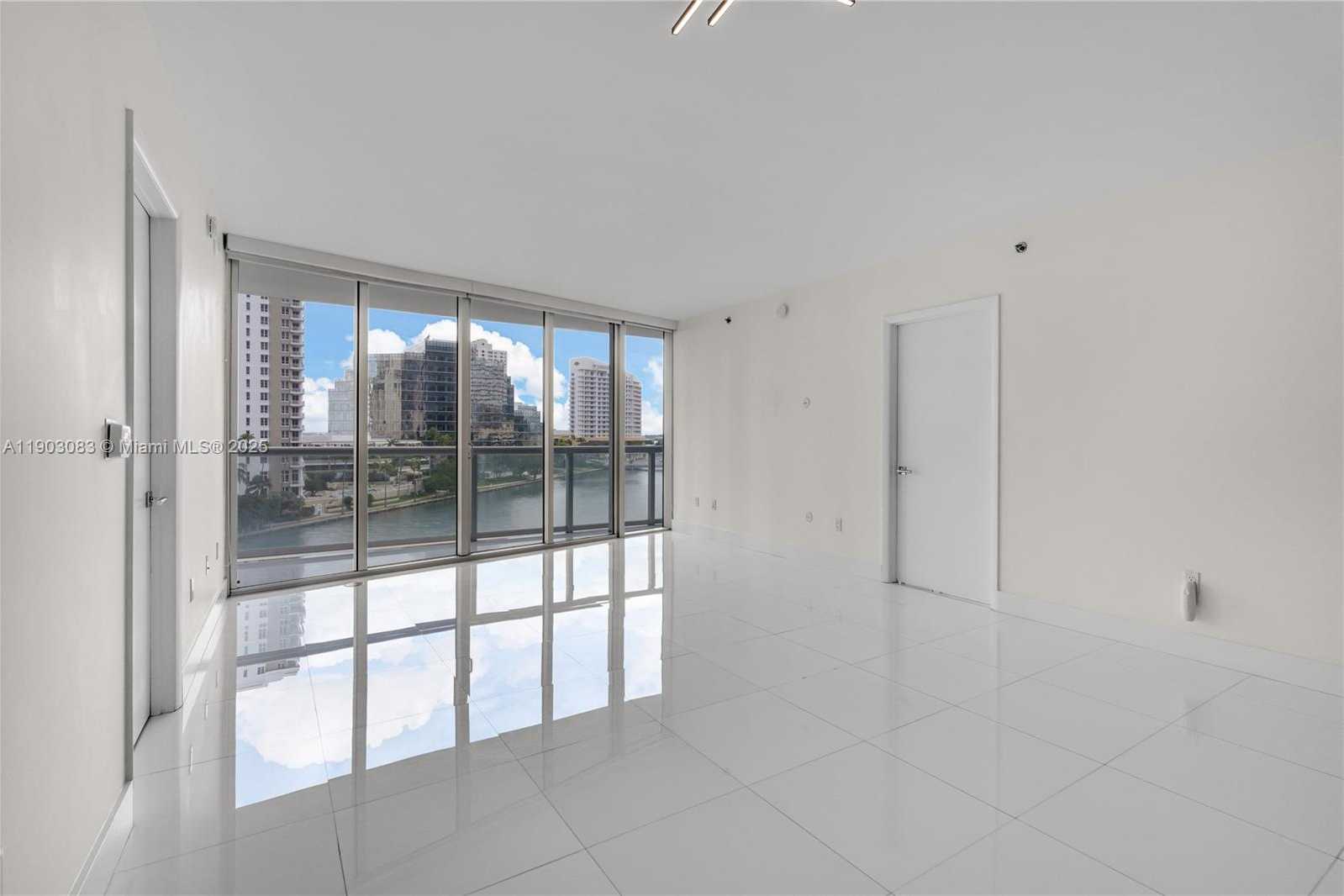 Small Image of 495 BRICKELL AVE #BAY607, Miami Number 11