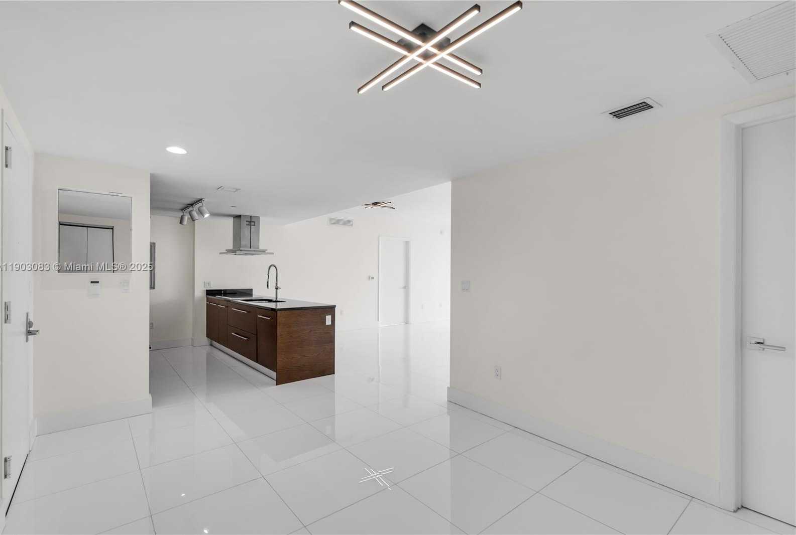 Small Image of 495 BRICKELL AVE #BAY607, Miami Number 5