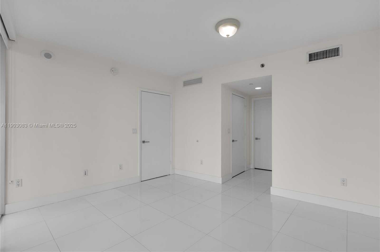 Small Image of 495 BRICKELL AVE #BAY607, Miami Number 6