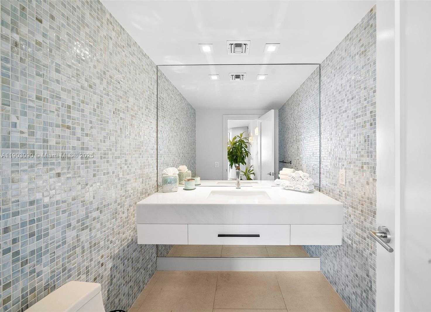 Imagen de Pequeño Objeto