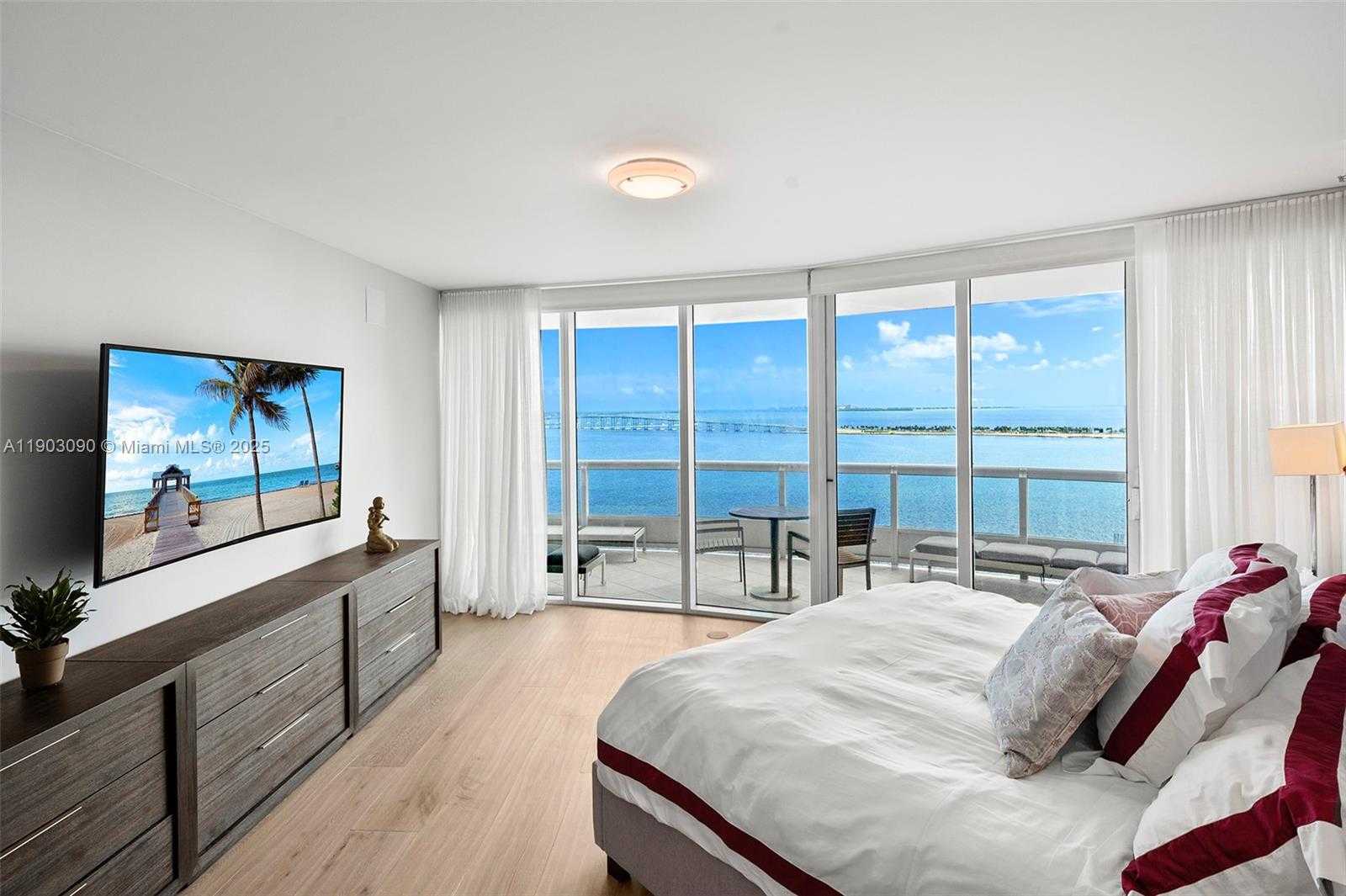 Imagen de Pequeño Objeto