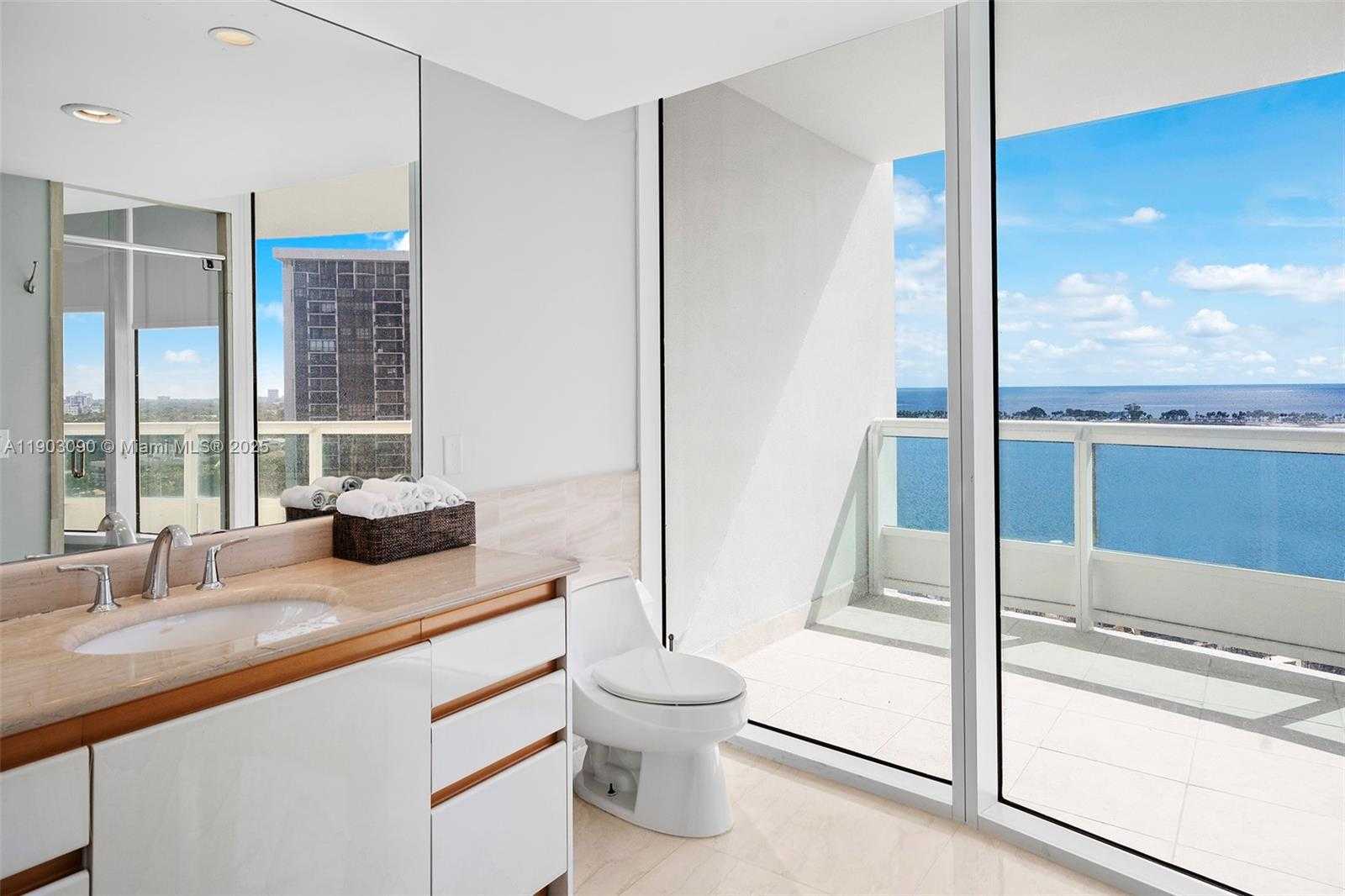 Imagen de Pequeño Objeto