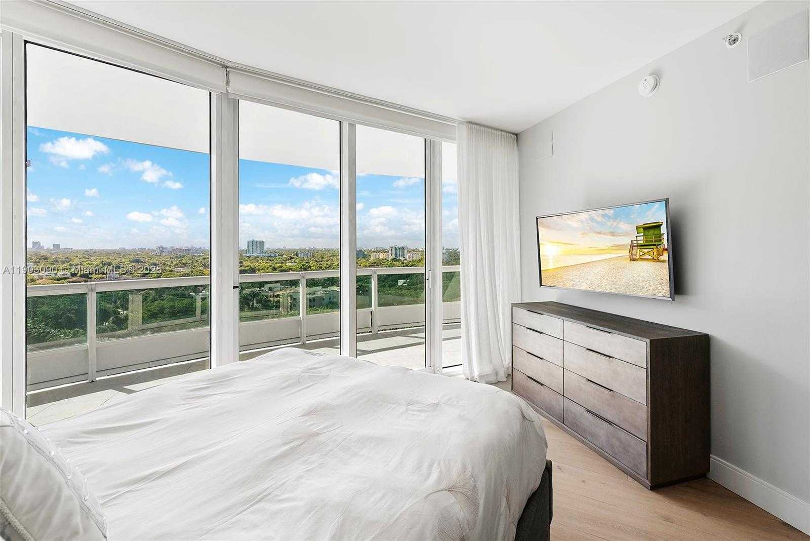 Imagen de Pequeño Objeto