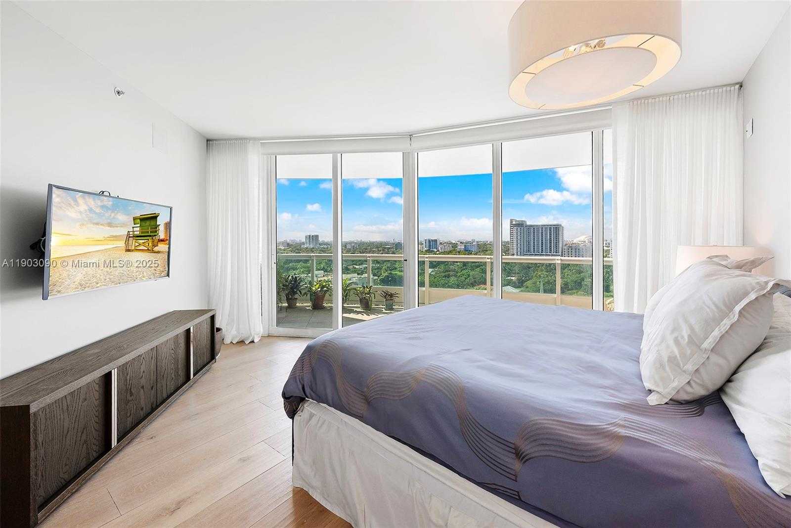 Imagen de Pequeño Objeto