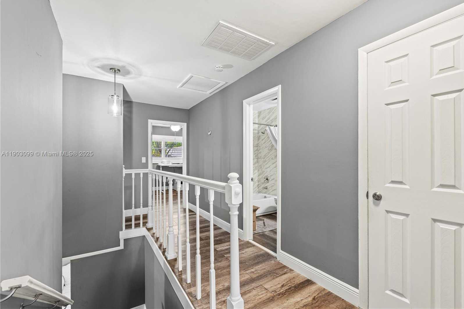 Small Image of 33 MADRID LN #4-9, Davie Number 25