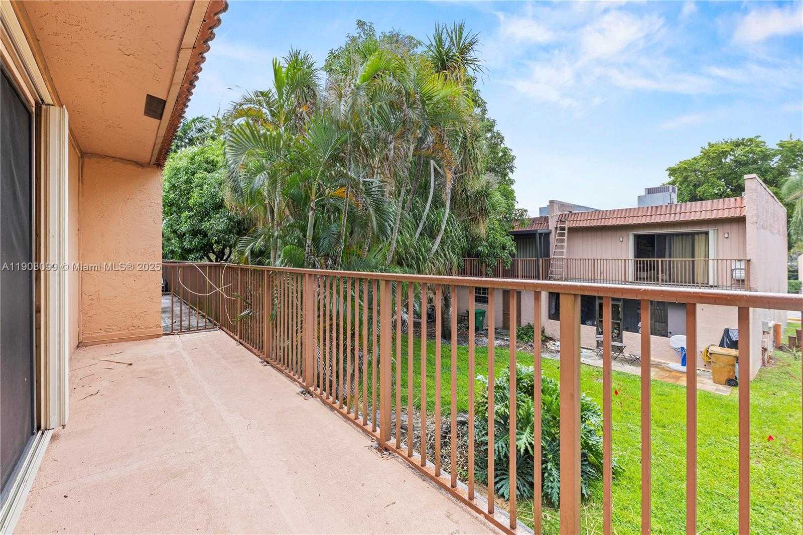 Small Image of 33 MADRID LN #4-9, Davie Number 27