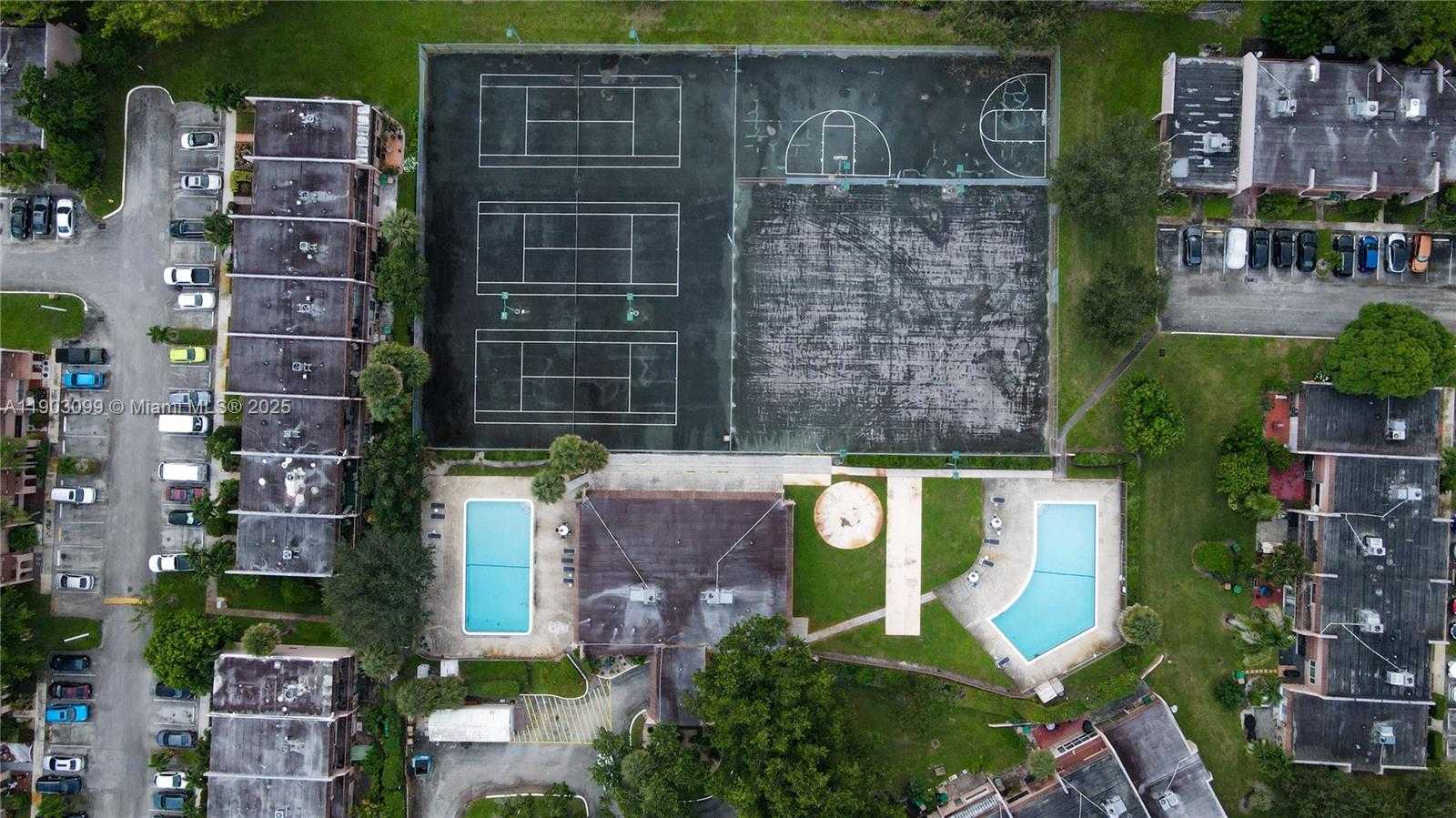 Small Image of 33 MADRID LN #4-9, Davie Number 37