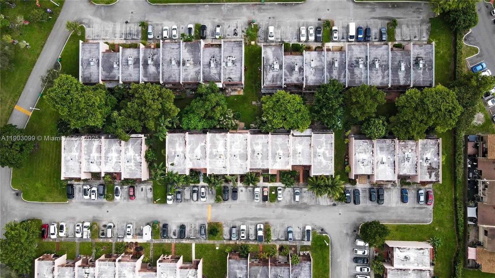 Small Image of 33 MADRID LN #4-9, Davie Number 38