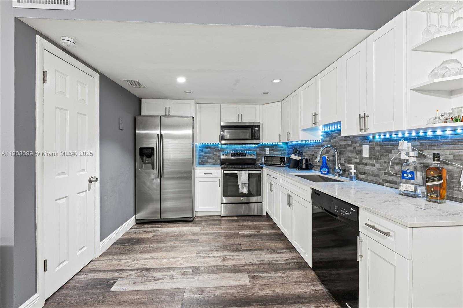 Small Image of 33 MADRID LN #4-9, Davie Number 6