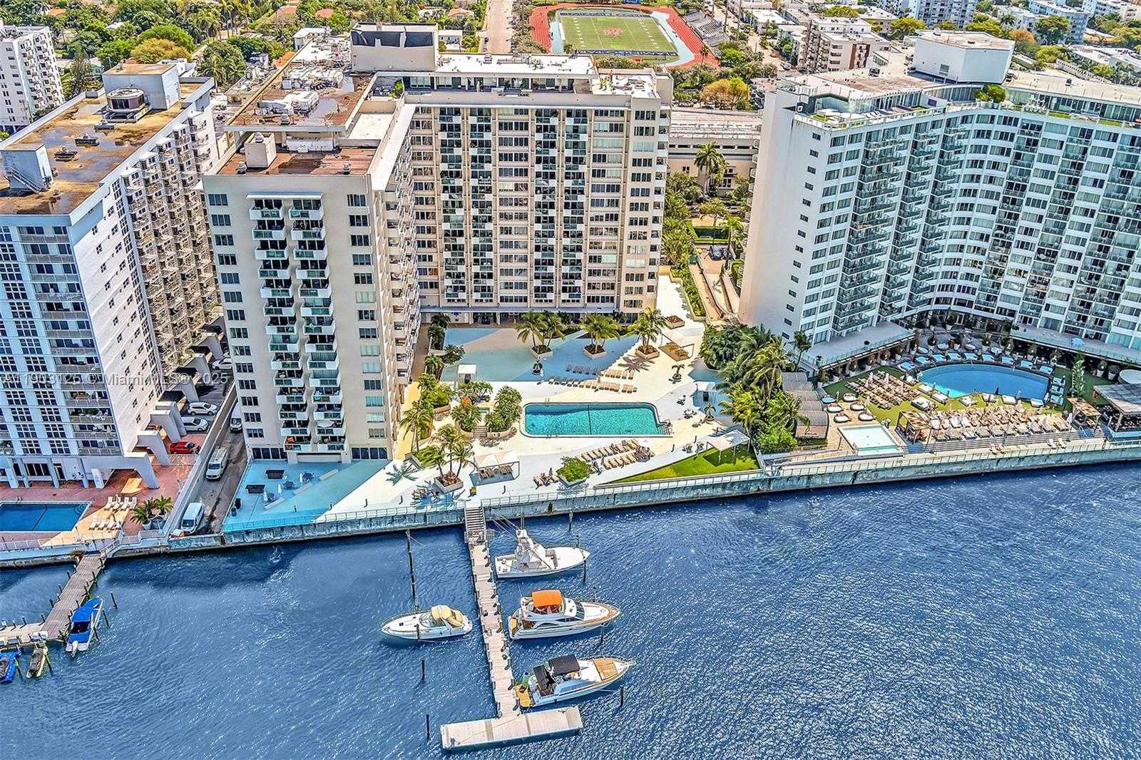 Small Image of 1200 WEST AVE #1520, Miami Beach Number 16