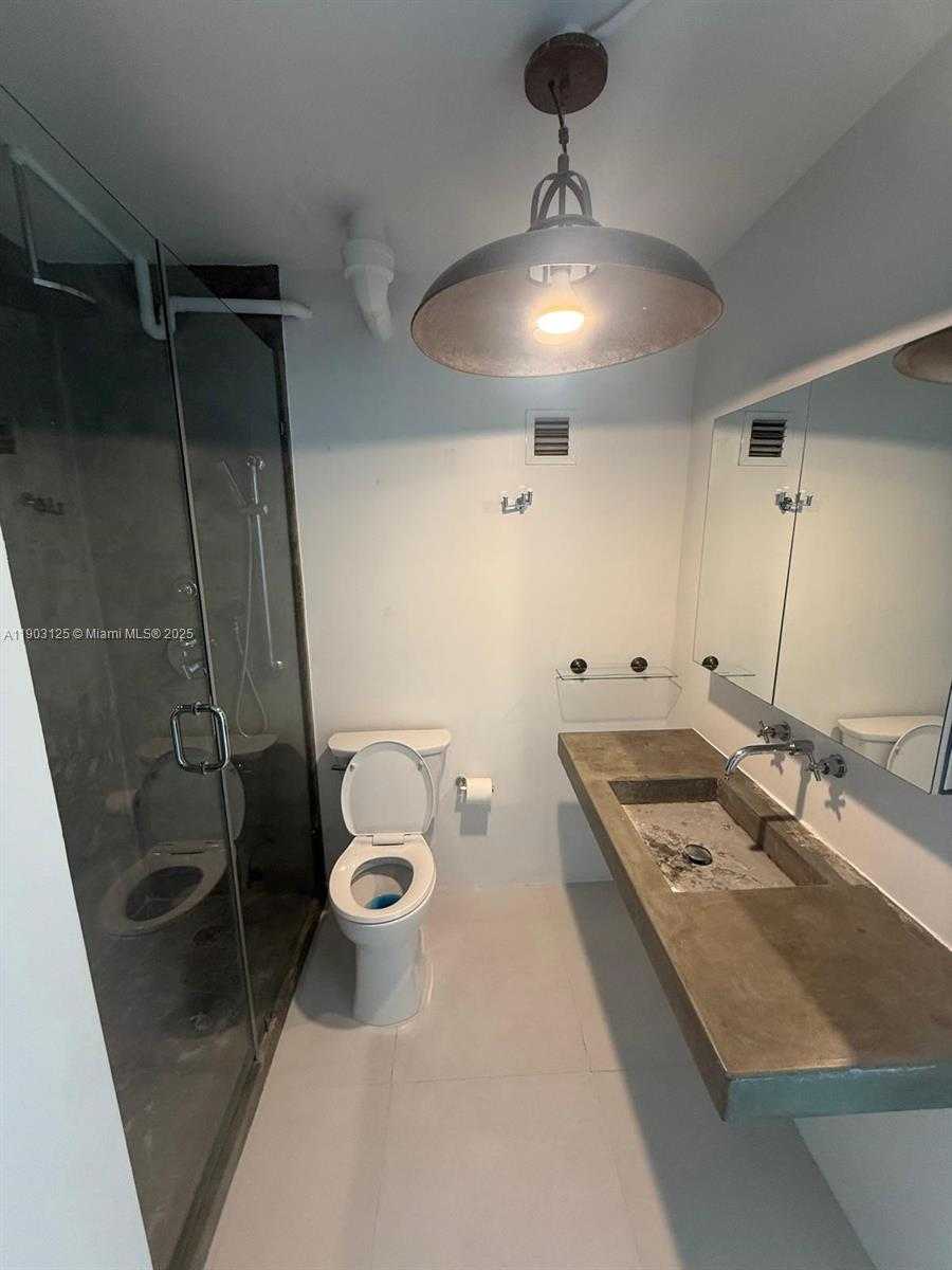 Small Image of 1200 WEST AVE #1520, Miami Beach Number 5