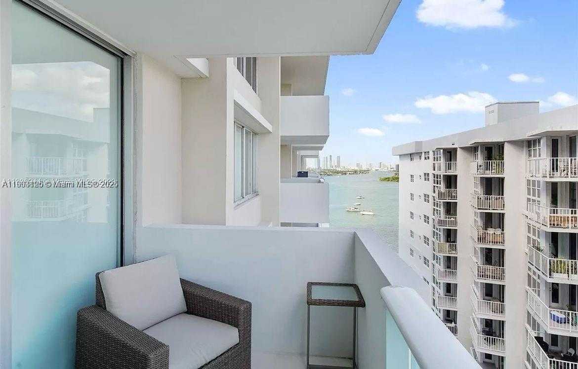 Small Image of 1200 WEST AVE #1520, Miami Beach Number 7